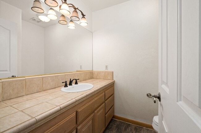 Building Photo - Beautiful 4-Bedroom, 2.5-Bathroom Home in Victorville, CA