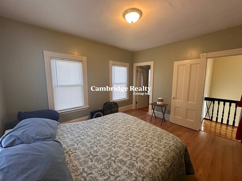 Building Photo - 374 Highland Ave