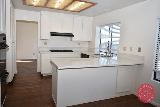 Building Photo - For Rent – Spacious 3 Bedroom, 2.5 Bath Ho...