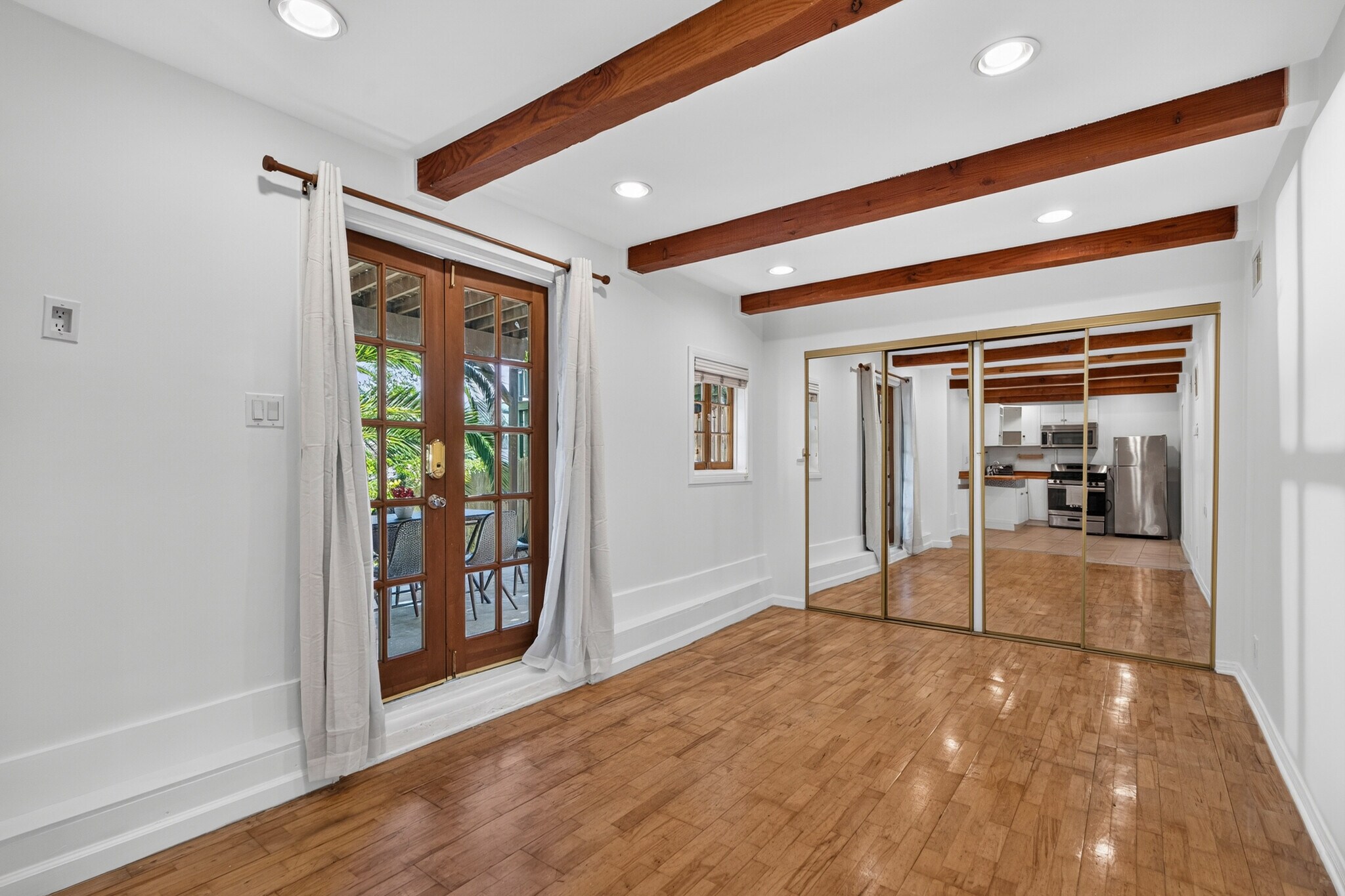 Building Photo - 4210 Cumberland Ave