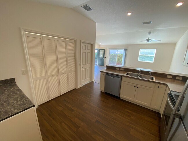 Building Photo - Resort Living in This UNFURNISHED Annual Rental in The Village of Fenny, Patio Villa, 2 bed, 2 bath.