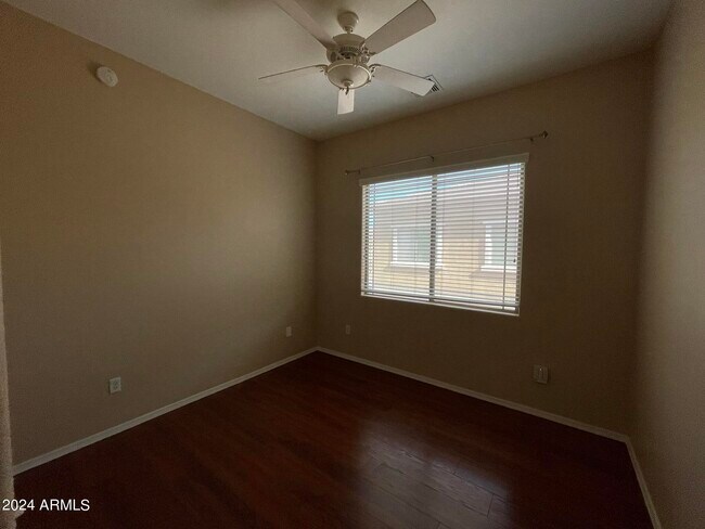 Building Photo - 15240 N 142nd Ave