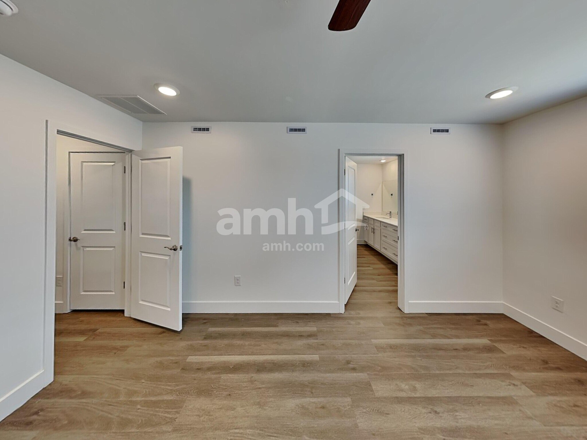 Building Photo - 6470 E Paseo Alga