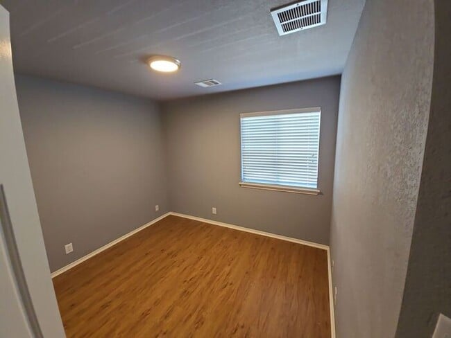 Building Photo - 13628 Oystercatcher Dr