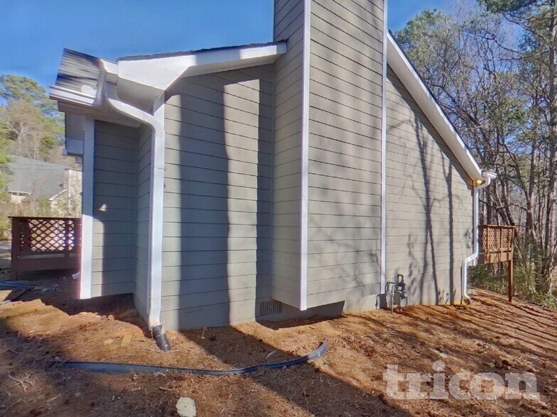 Building Photo - 4684 Woodglen Ct