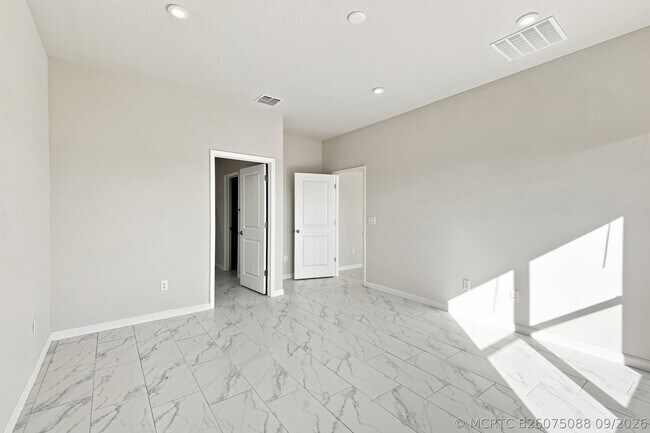 Building Photo - 10597 SW Vasari Way