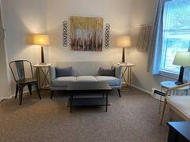 Primary Photo - Cresent NE Apartments