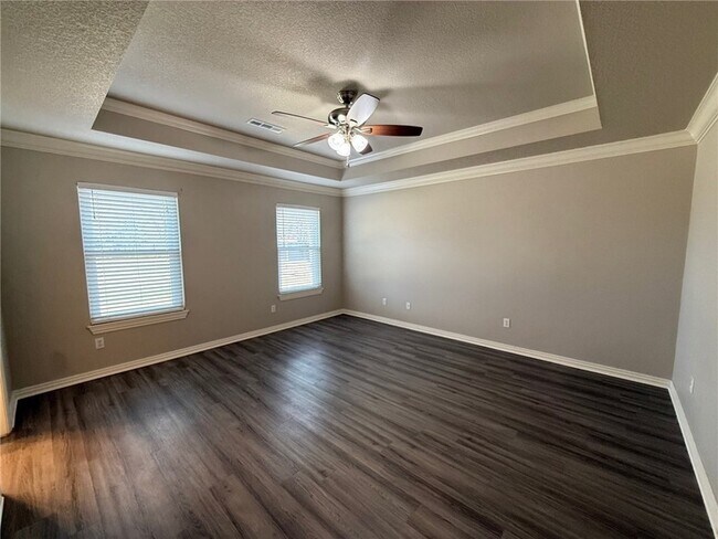 Building Photo - 1808 Lancaster Dr