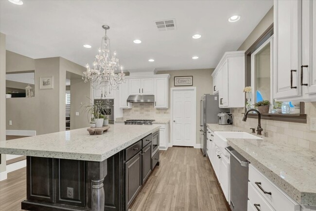 Building Photo - 12057 La Palmera Ave