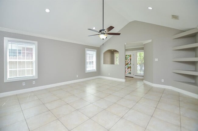 Building Photo - 18818 Driftwood Springs Dr