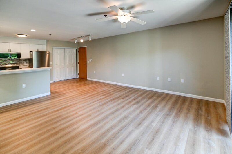 Building Photo - 201 Kearney Way