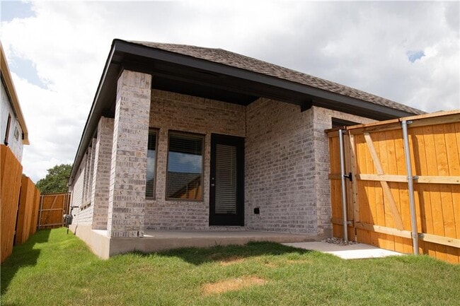 Building Photo - 916 Azul Lagoon Dr