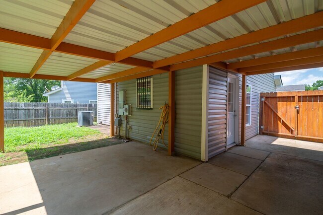 Building Photo - 1053 Brianna Way
