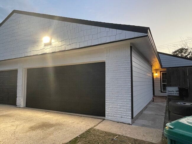 Building Photo - 7022 Fondren Rd