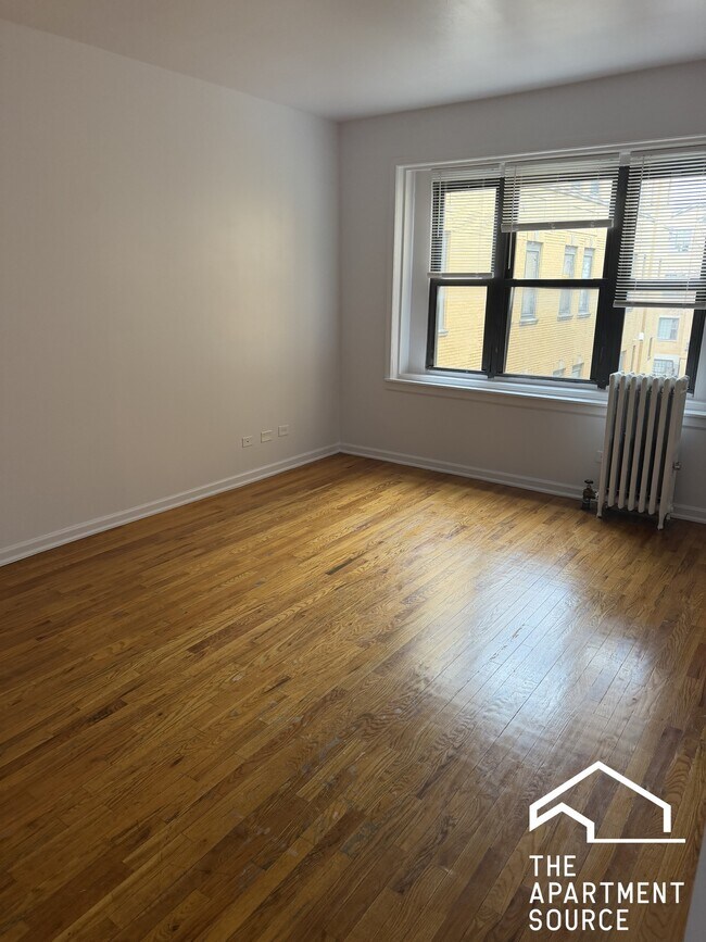 Building Photo - 4033 W Gladys Ave