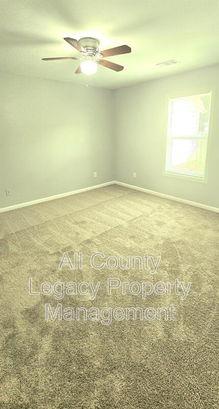 Building Photo - 700 Rosehip Ln