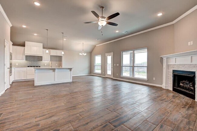 Building Photo - 1121 SW 140th St