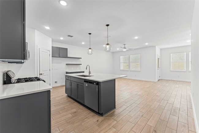 Building Photo - 4719 Bay Vista Dr