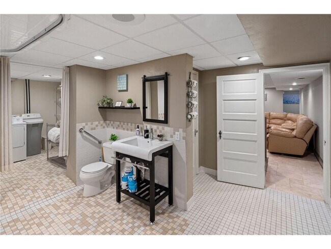 Building Photo - 2721 29th Ave NE