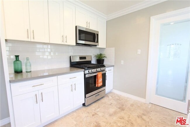 Building Photo - 3807 W 59th Pl