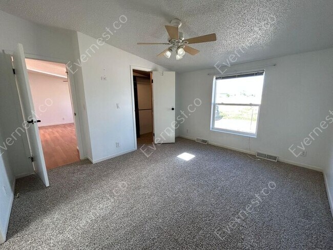 Building Photo - 1385 Antelope Dr