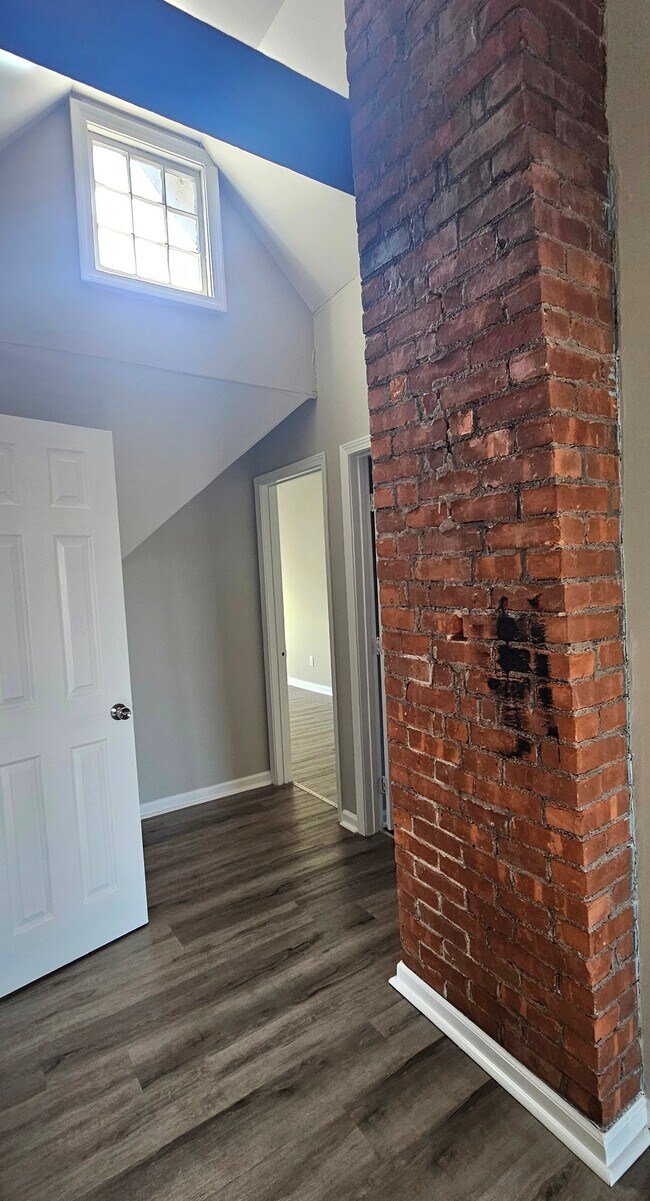 Building Photo - 515 Quinnipiac Ave