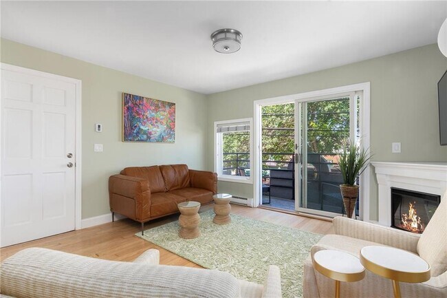 Building Photo - 492 Thames St