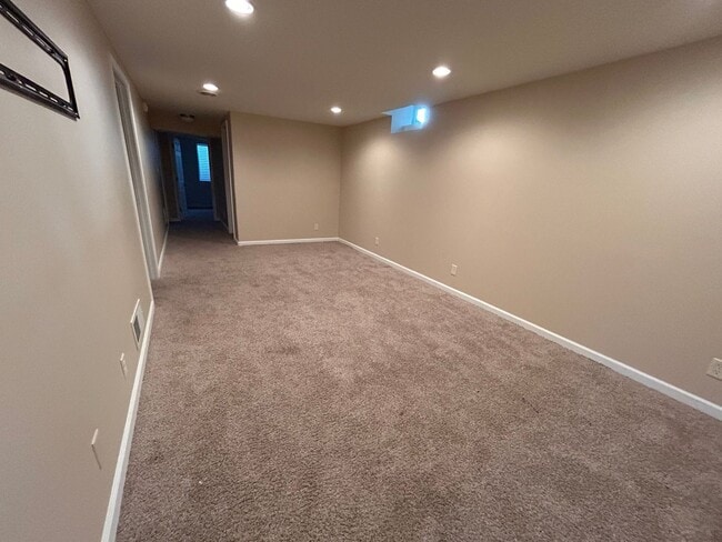 Building Photo - 4 Bed 2 Bath Home In Andover!