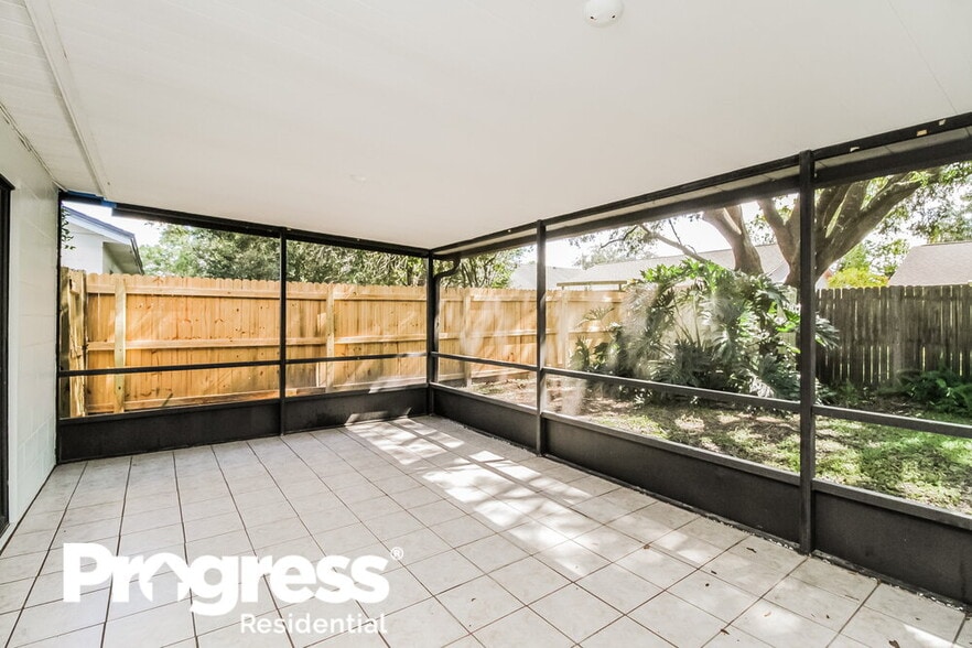 Building Photo - 1055 Alpug Ave