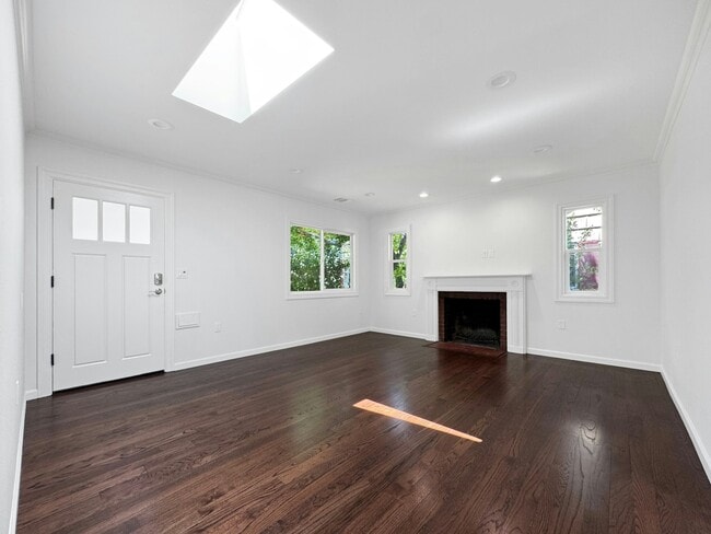 Building Photo - 445 Alviso St