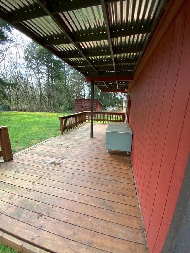 Building Photo - Tacoma 2bdr 1 bath house w/ 2 car garage