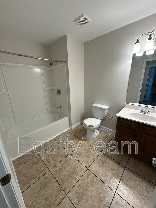 Building Photo - 9400 White Pine Dr