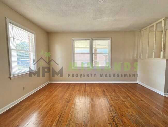 Building Photo - 1205 Faraway Dr
