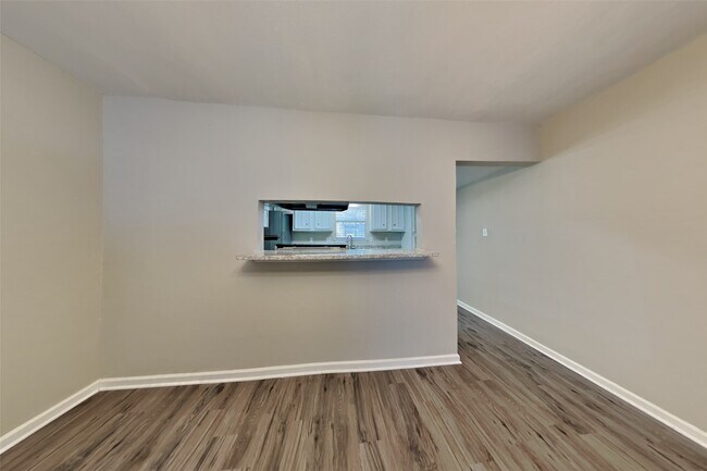 Building Photo - 3114 River Valley Dr