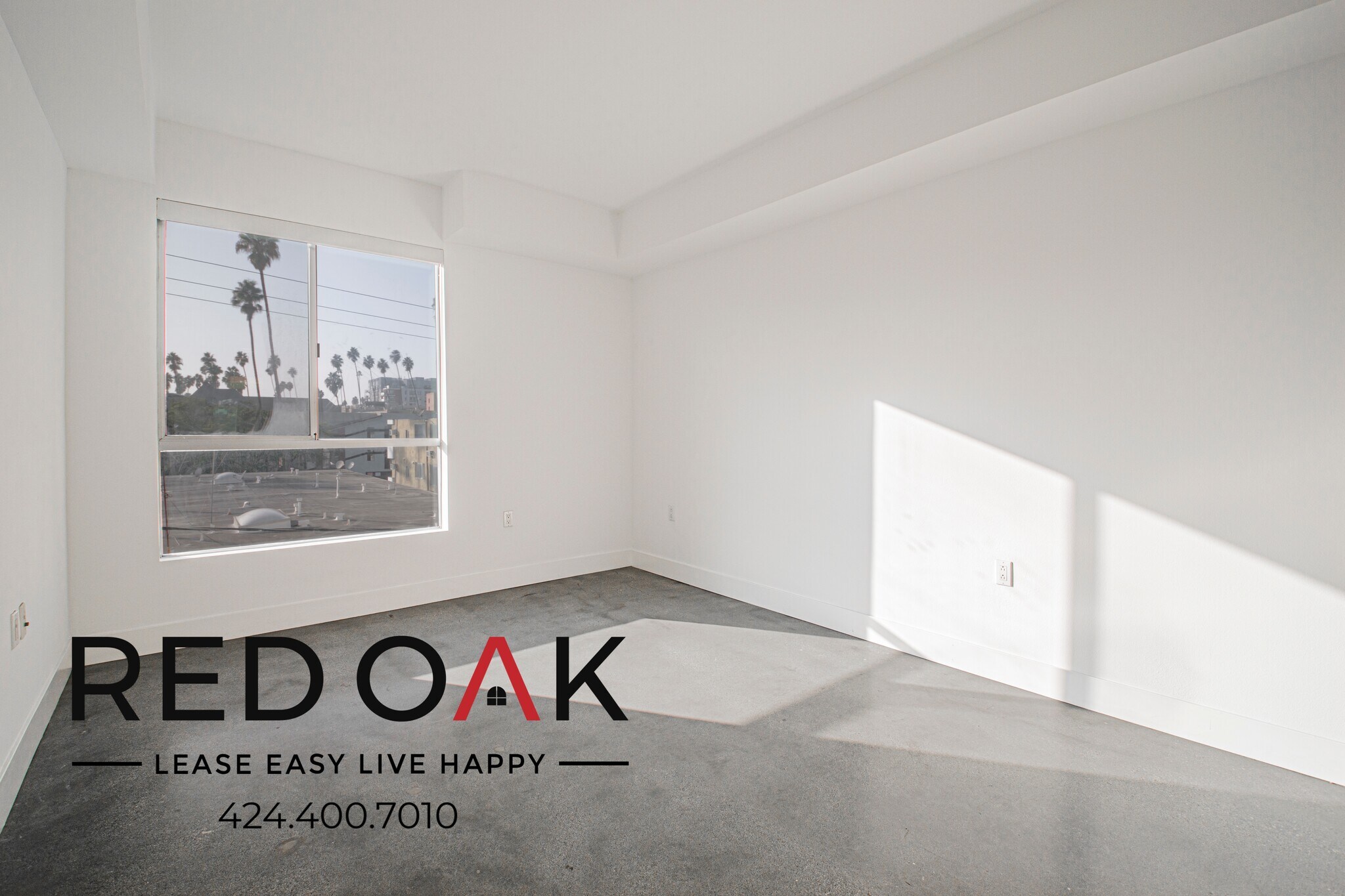 Building Photo - 453 S Kenmore Ave