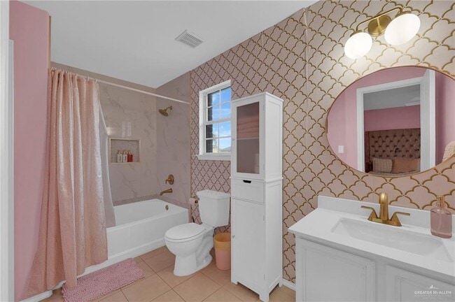 Building Photo - 32 Robin Ave