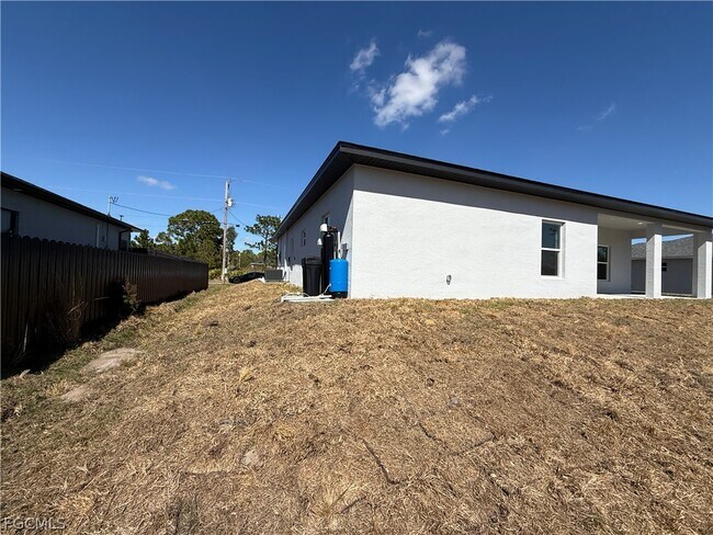 Building Photo - 3005 31st St W