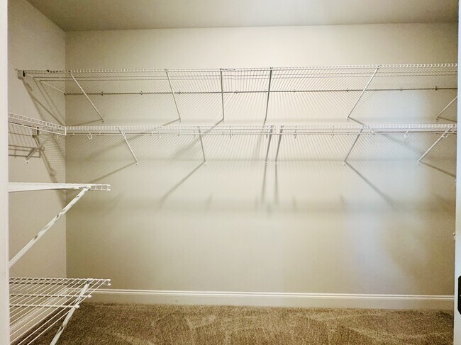 Building Photo - 2422 Capri Ct