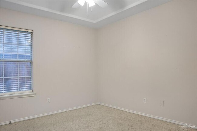 Building Photo - 2212 Lilly Cove Dr