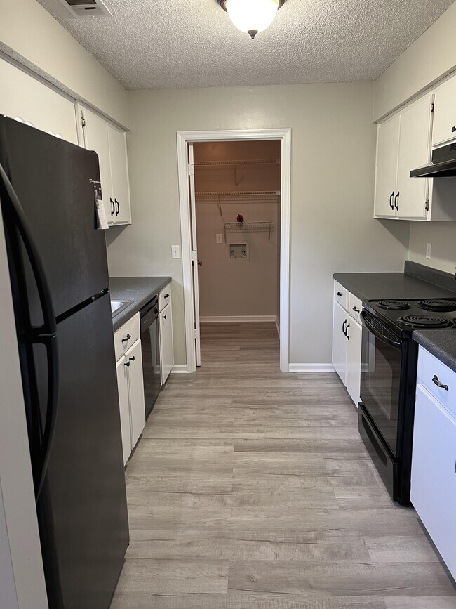 Building Photo - 274 Hunters Branch Dr