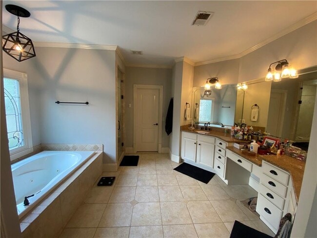 Building Photo - 2464 Canopy Glen NE