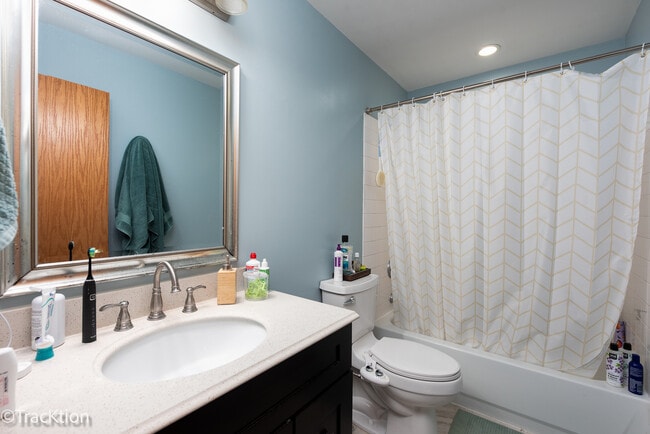 Building Photo - 3081 Barnstable Ct