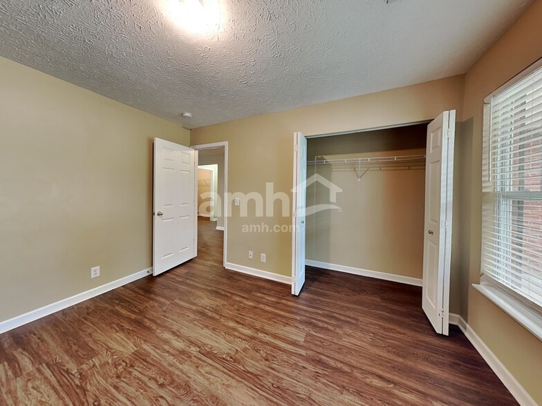 Building Photo - 3173 Hidden Creek Dr