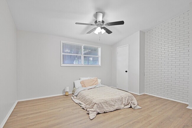 Building Photo - 2007 68th St