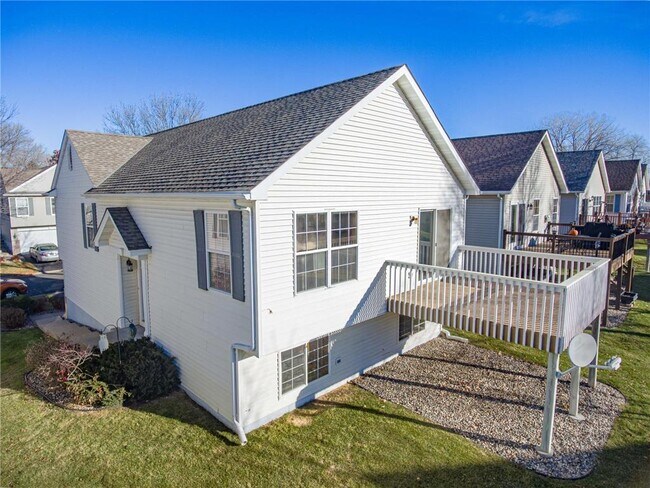 Building Photo - 916 Parkside Blvd