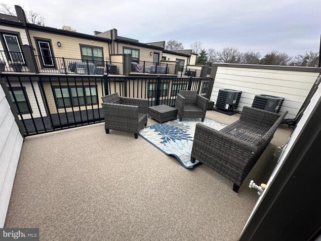 Building Photo - 209 Market Square NW