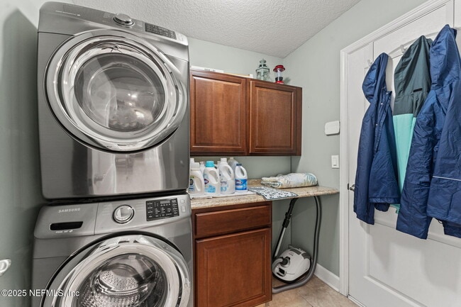 Building Photo - 33114 Prairie Parke Pl