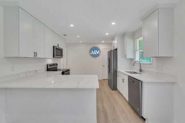 Building Photo - Rare opportunity minutes away from Savannah - 3-bedroom/2-bathroom home Move In Today!