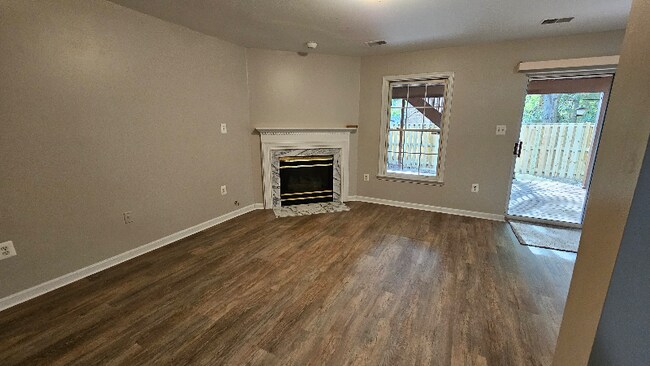 Building Photo - 6342 Franconia Commons Dr