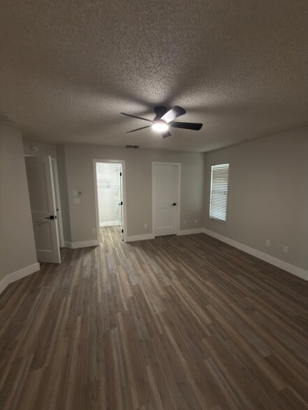 Building Photo - 9132 Remington Dr